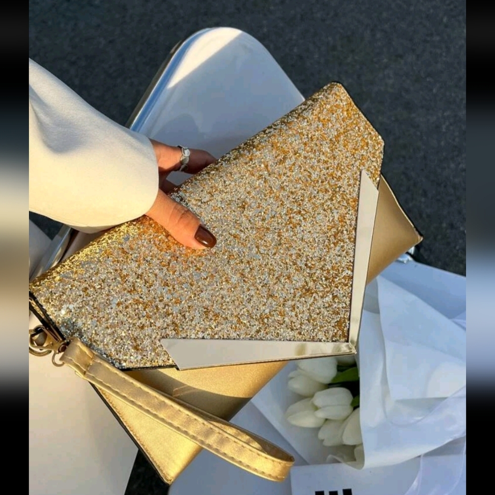 "Perfect Hour" Purse